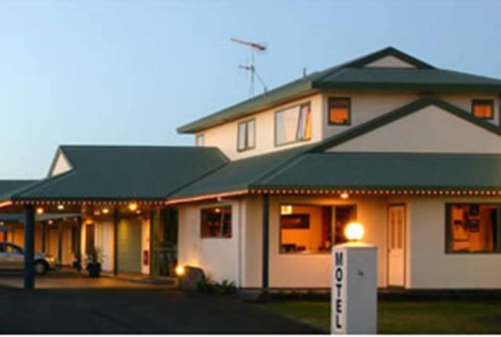 Barringtons Motor Lodge Уакатане Экстерьер фото