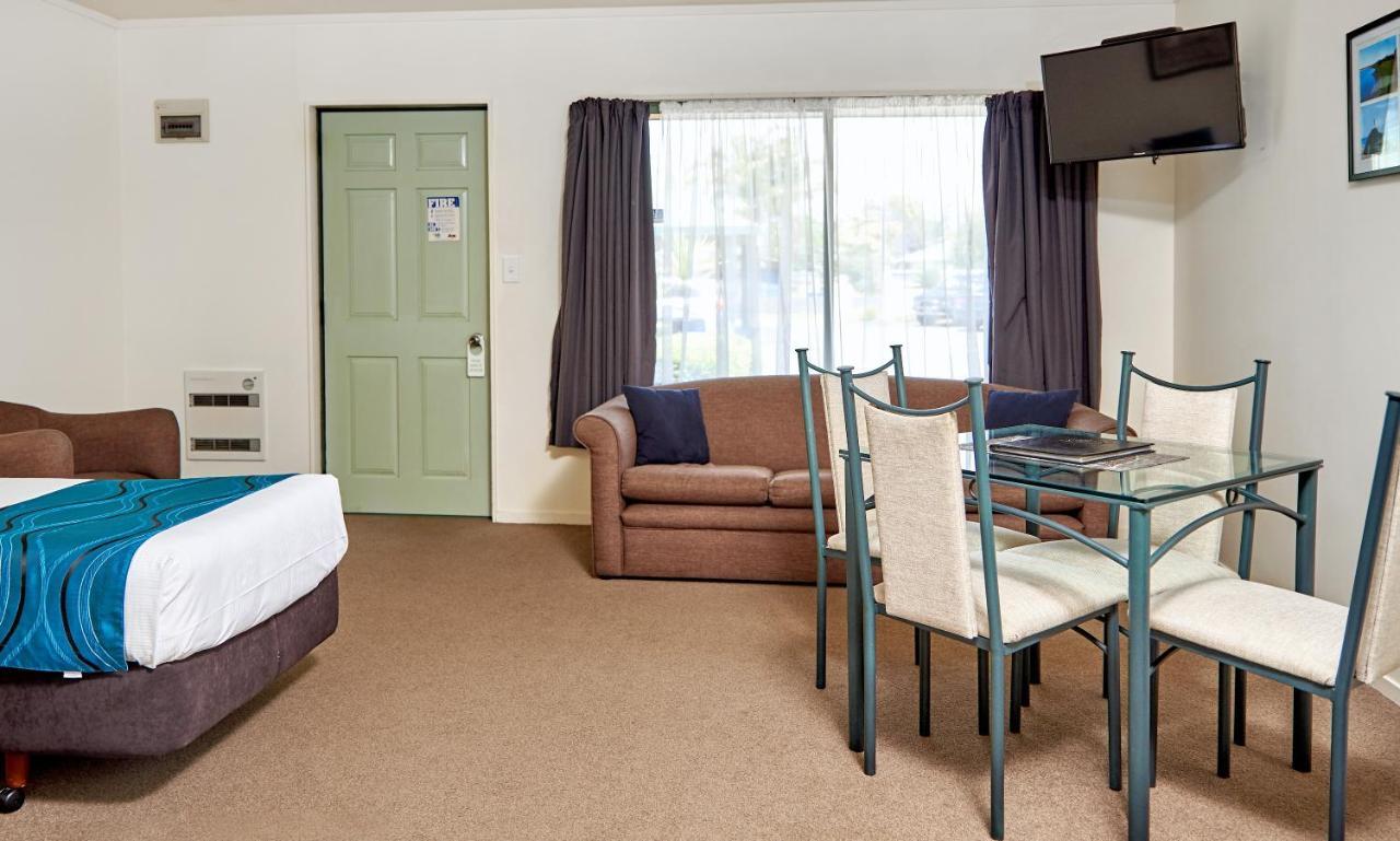 Barringtons Motor Lodge Уакатане Экстерьер фото