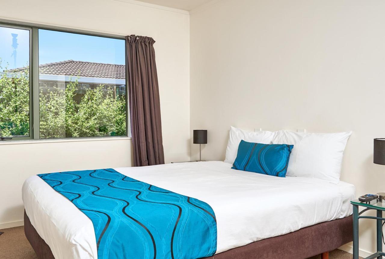 Barringtons Motor Lodge Уакатане Экстерьер фото
